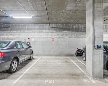 1048 Monroe Street - Photo Thumbnail 40