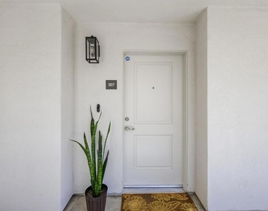 1048 Monroe Street - Photo Thumbnail 38