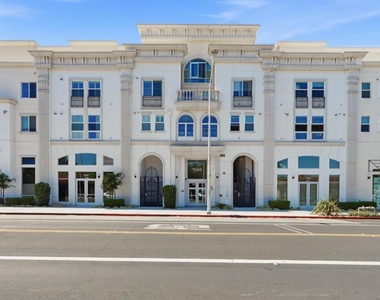 1048 Monroe Street - Photo Thumbnail 2