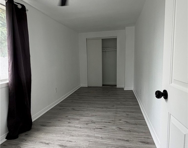 304 W Cedar - Photo Thumbnail 1