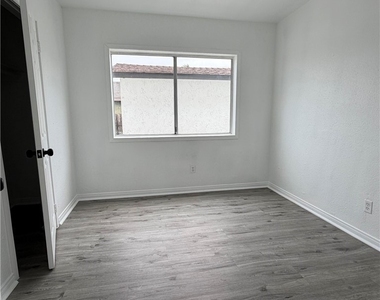 304 W Cedar - Photo Thumbnail 4