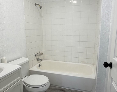 304 W Cedar - Photo Thumbnail 2