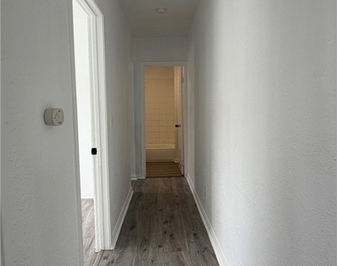 304 W Cedar - Photo Thumbnail 5
