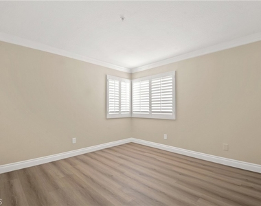 6598 Bradford Court - Photo Thumbnail 23