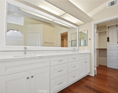 6598 Bradford Court - Photo Thumbnail 20