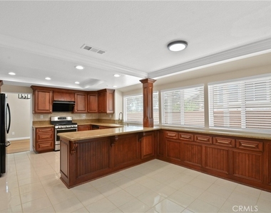 6598 Bradford Court - Photo Thumbnail 4