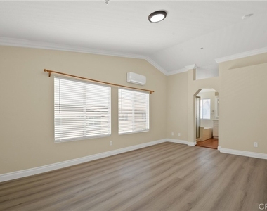 6598 Bradford Court - Photo Thumbnail 17