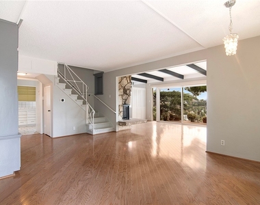 934 Highline - Photo Thumbnail 4