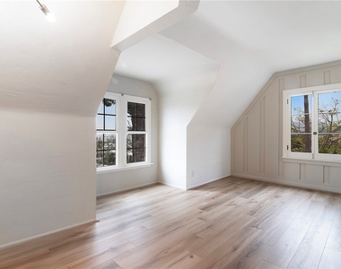934 Highline - Photo Thumbnail 23
