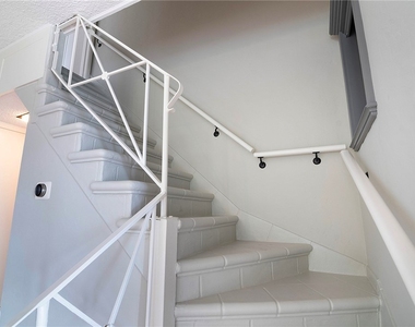 934 Highline - Photo Thumbnail 11