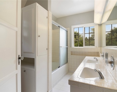 934 Highline - Photo Thumbnail 25
