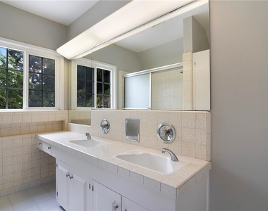 934 Highline - Photo Thumbnail 24