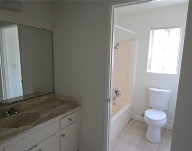 308 N Nicholson Ave - Photo Thumbnail 5