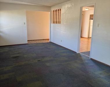 2859 Foskett Ave - Photo Thumbnail 4