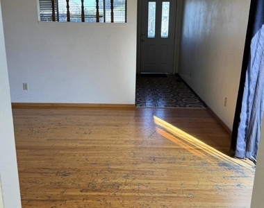 2859 Foskett Ave - Photo Thumbnail 5