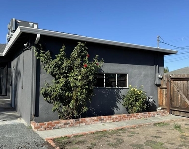 2859 Foskett Ave - Photo Thumbnail 29
