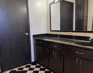 2859 Foskett Ave - Photo Thumbnail 23