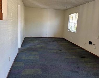 2859 Foskett Ave - Photo Thumbnail 3