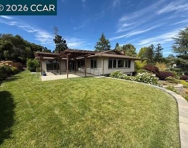 770 Crossbrook Dr - Photo Thumbnail 13