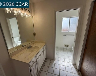 770 Crossbrook Dr - Photo Thumbnail 5