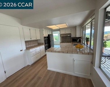 770 Crossbrook Dr - Photo Thumbnail 3