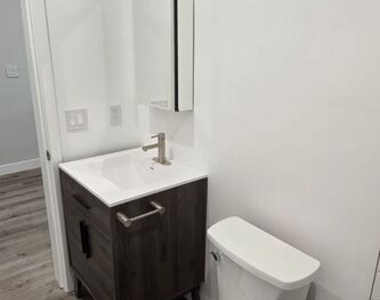 1462 S Shenandoah - Photo Thumbnail 8
