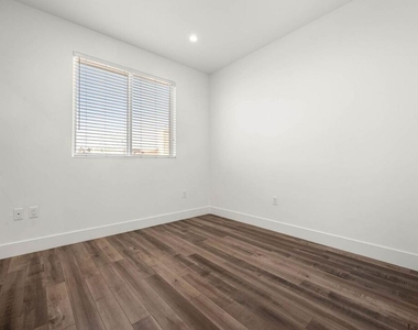 1215 S Bedford Street - Photo Thumbnail 7