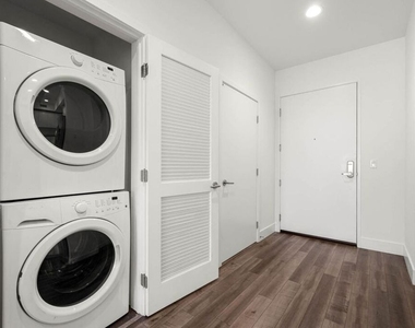 1215 S Bedford Street - Photo Thumbnail 1