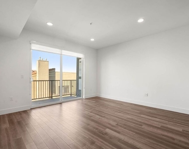 1215 S Bedford Street - Photo Thumbnail 5
