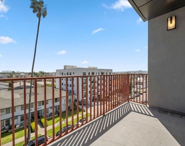 1215 S Bedford Street - Photo Thumbnail 3