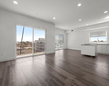 1215 S Bedford Street - Photo Thumbnail 4