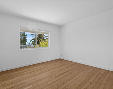 631 Pier Avenue - Photo Thumbnail 8