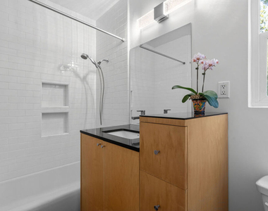 631 Pier Avenue - Photo Thumbnail 12