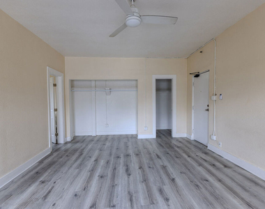 661 Shatto Place - Photo Thumbnail 6