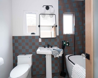 1365 1/2 Maltman Avenue - Photo Thumbnail 18