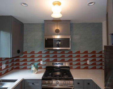 1365 1/2 Maltman Avenue - Photo Thumbnail 10