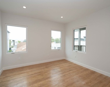 1365 1/2 Maltman Avenue - Photo Thumbnail 14