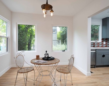 1365 1/2 Maltman Avenue - Photo Thumbnail 9