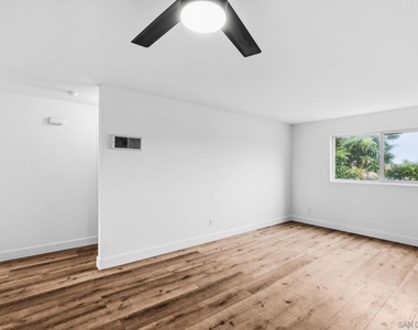 6434 Akins Ave - Photo Thumbnail 4