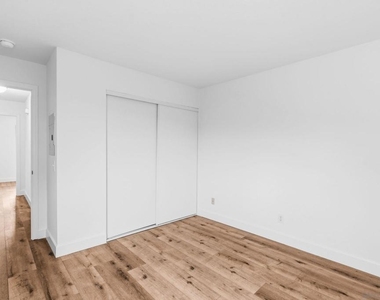 6434 Akins Ave - Photo Thumbnail 12