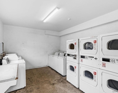 6434 Akins Ave - Photo Thumbnail 14