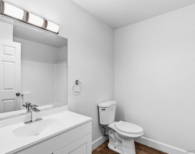 6434 Akins Ave - Photo Thumbnail 9