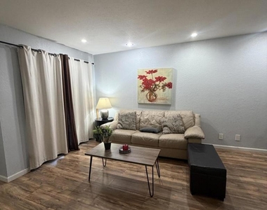 680 N Ashurst Court - Photo Thumbnail 4