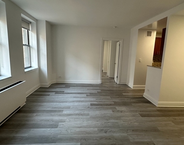 West 34th Street - Photo Thumbnail 1