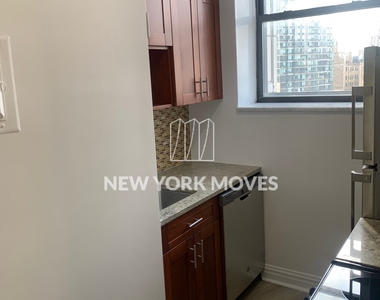 West 34th Street - Photo Thumbnail 5