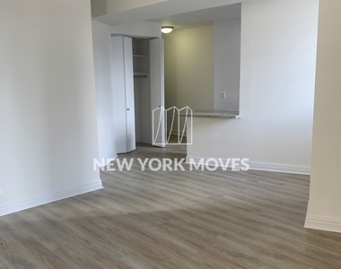West 34th Street - Photo Thumbnail 8