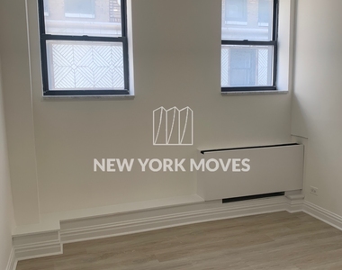 West 34th Street - Photo Thumbnail 2