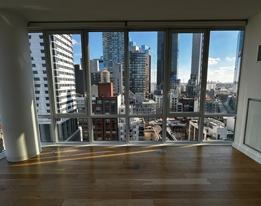 24th Street - Photo Thumbnail 2