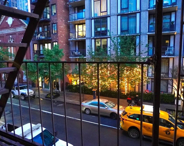 (8th & 9th Ave) - Photo Thumbnail 5