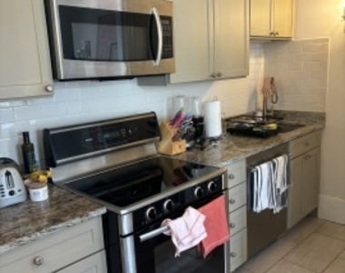 1100 Beacon St - Photo Thumbnail 9